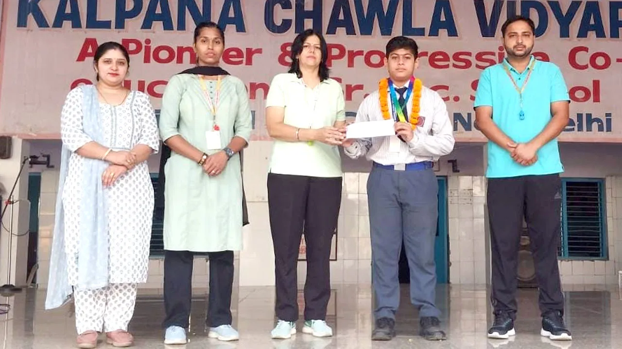 Weightlifting Competition: कल्पना चावला स्कूल के देव ने राज्य स्तरीय भारोत्तोलन प्रतियोगिता में जीता रजत पदक