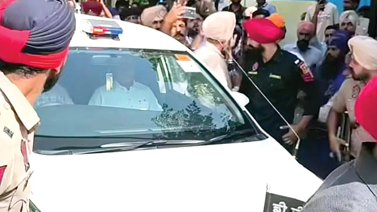 परविन्द्र झोटा हत्याकांड: इलाज करा रहे घायलों का हाल जानने पहुंचे विधायक सिंगला का विरोध