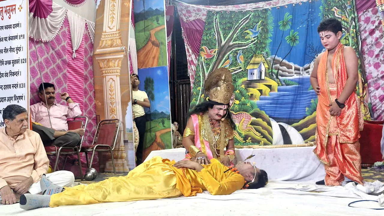 Ramlila: रामलीला में श्रवण कुमार का सजीव चित्रण, दर्शक हुए भावविभोर