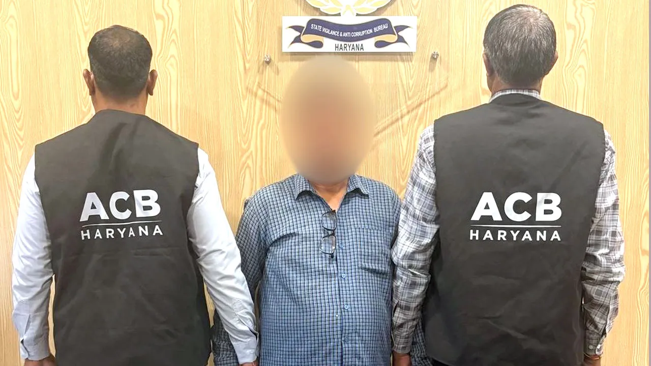 Bribe Case: 25 हजार रुपये रिश्वत लेते बिल्डिंग इंस्पेक्टर गिरफ्तार