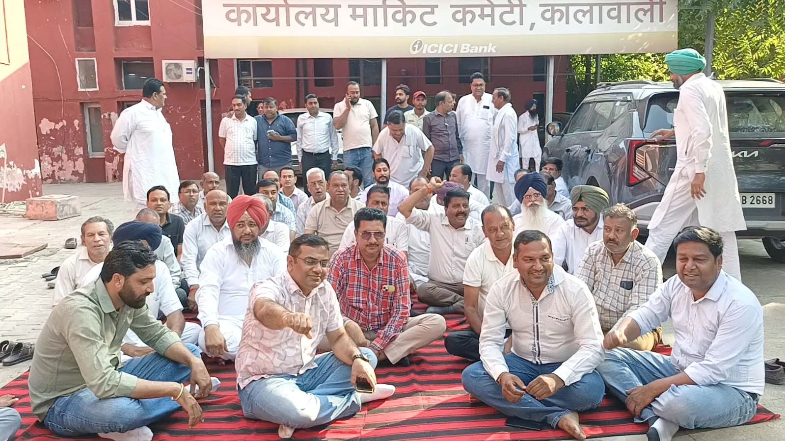 Commission Agents Protest: लाइसेंस रद्द होने के नोटिस मिलने पर आढ़तियों ने किया विरोध प्रदर्शन