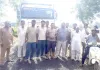 जांडवाला-नूरकी सड़क निर्माण में घटिया सामग्री के आरोप, ग्रामीणों ने रुकवाया कार्य