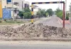 Hanumangarh News: कई माह से बंद पड़ी सड़क से लोग परेशान 