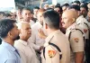रिटायर्ड बिजली कर्मी ने की आत्महत्या, परिजन बोले- घंटों थाने में बैठाकर मानसिक दबाव बनाया