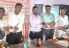 तहसीलदार ने वितरित किये डीबीटी व कैशलेस चिकित्सा कार्ड