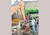 सब्जी मंडी में अवैध रेहड़ी हटाने के लिए चला प्रशासन का बुलडोजर