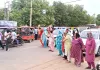 Water Crisis: तीन दिन से पानी नहीं, सड़क पर उतरे लोग, महिलाओं ने मानव श्रृंखला बनाकर आधे घंटे रोड़ रखा जाम