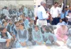 प्रधानाचार्य लखविंदर सिंह के तबादले के विरोध में फूटा आक्रोश, ग्रामीणों ने स्कूल पर जड़ा ताला, आश्वासन के बाद आंदोलन स्थगित