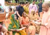 जनता दर्शन में CM योगी ने सुनी करीब 200 लोगों की फरियाद, बोले- हर समस्या का होगा समाधान