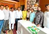किसान डेयरी का शुभारंभ, व्यापारियों-किसानों और पत्रकारों ने दी शुभकामनाएं