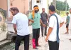 कण्डेला में मकानों के सामने टूटकर गिरा हाई वोल्टेज लाइन का तार, ग्रामीणों में हड़कंप