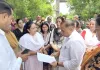 13 माह से वेतन नहीं मिलने पर महाविद्यालय स्टाफ का सांकेतिक धरना, मांग पूरी नहीं हुई तो आंदोलन होगा तेज