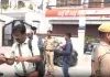 गोमतीनगर में बैंक के बाहर शख्स ने पत्नी को मारी गोली, घर लौटकर बहन की हत्या, फिर किया सुसाइड 