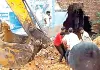 कुएं की खुदाई दौरान मिट्टी धंसी, मलबे में दबकर वेल्डर की मौत