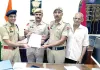 पुलिसकर्मियों की तत्परता से हार्ट अटैक पीड़ित चौकीदार की बची जान