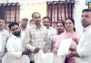 विभिन्न लंबित मांगों को लेकर लेखपालों का प्रदर्शन, एसडीएम को सौंपा ज्ञापन-पत्र