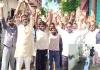 जगनपुर के मुख्य मार्ग पर जलभराव-कीचड़ से ग्रामीण परेशान, प्रदर्शन