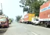 औद्योगिक क्षेत्र कण्डेला में सड़क किनारे अवैध पार्किंग से बढ़ रहे हादसे, पुलिस से शिकायत
