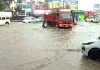 Bengaluru Heavy Rain: बेंगलुरु में भारी बारिश से जलभराव और कचरे की समस्या, जनजीवन प्रभावित