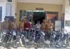 नोएडा में चोरी की 11 मोटरसाइकिल और 10 मोबाइल बरामद, 3 आरोपी गिरफ्तार