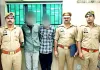 मोबाइल स्नैचिंग करने वाले दो शातिर बदमाश गिरफ्तार, 17 मोबाइल और चोरी की बाइक बरामद