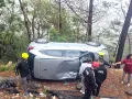 Chamoli  Road Accident: खाई में गिरने से पहले पत्थर पर अटकी कार, चार लोगों की बची जान