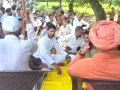 जगनपुर में एचटी लाइन हटाने की मांग पर अड़े ग्रामीण, दूसरे दिन भी दिया धरना
