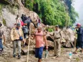 Kedarnath Latest News: केदारनाथ के रास्ते पर फंसे 1200 तीर्थयात्रियों को सुरक्षित निकाला, 5 साल के बच्चे की मौत
