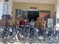 नोएडा में चोरी की 11 मोटरसाइकिल और 10 मोबाइल बरामद, 3 आरोपी गिरफ्तार