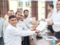 कैराना में लेखपालों ने सम्पूर्ण समाधान दिवस का किया बहिष्कार, प्रदर्शन