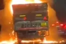 Truck Catches Fire: गोल्फ कोर्स एक्सटेंशन रोड पर ट्रक में लगी भीषण आग, ड्राइवर ने कूदकर बचाई जान