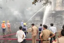 AC Blast News: एसी कंप्रेसर फटते ही भड़की आग, आधा दर्जन से ज्यादा दुकानें राख