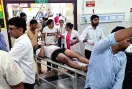 थाने के सामने स्कार्पियो सवारों पर ताबड़तोड़ फायरिंग, 7 युवक घायल