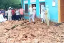 100 साल पुरानी जर्जर हवेली भरभराकर गिरी, हादसे में टला बड़ा नुकसान
