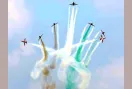 Surya Kiran Aerobatic: मेरठ में पहली बार सूर्यकिरण का एयर शो, आसमान में दिखा तिरंगे का रंग