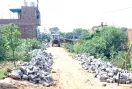 सरसा में जांच से पहले कच्ची गलियों में बिछा दीं टाइलें
