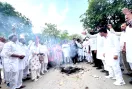 Congress Protests: वोट चोरी पर कांग्रेस का हंगामा, लघुसचिवालय पर जोरदार प्रदर्शन, सीईसी का पुतला फूंका