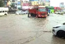 Bengaluru Heavy Rain: बेंगलुरु में भारी बारिश से जलभराव और कचरे की समस्या, जनजीवन प्रभावित