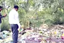 नहर किनारे फेंकी मिलीं जहरीली कृषि दवाइयां और बीज