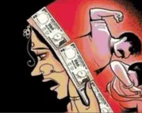 दहेज के लिए महिला से मारपीट, आंख में गंभीर चोट 