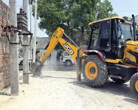 Amritsar Bulldozer Action: नई विकसित हो रही 2 अनाधिकृत कॉलोनियों पर चला पीला पंजा