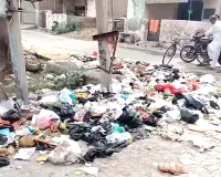 सफाई कर्मियों की अनिश्चितकालीन हड़ताल, बरेटा के रिहायशी क्षेत्र में बने कूड़े के डंप 
