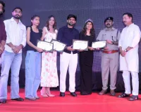 सकारात्मक कंटेंट से समाज बदलने का दिया संदेश,  'क्रिएटर्स ऑफ भारत' में जुटे डिजिटल दुनिया के सितारे