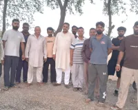 ग्रामीणों ने रुकवाया निर्माणाधीन सड़क कार्य, गुणवत्ता पर उठाए सवाल