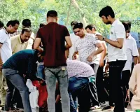 Malviya Nagar Fire Accident: परिवार के पांचों सदस्यों का एक साथ हुआ अंतिम संस्कार