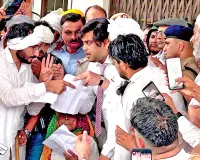 टी-कनेक्शन की मांग पर चानौत के ग्रामीणों का शक्ति प्रदर्शन, उपायुक्त को सौंपा ज्ञापन