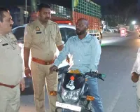 Traffic Challan: चौकी प्रभारी ने यातायात नियमों के उल्लंघन पर काटे चालान