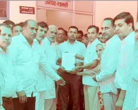 'रजिस्ट्री कार्य से जुड़े लोगों की रोजी-रोटी छीनना चाहती है सरकार'