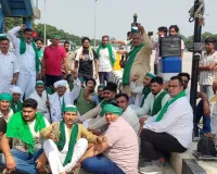 मुझेड़ा टोल प्लाजा पर भाकियू का धरना, कर्मचारियों पर अभद्रता का आरोप