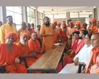 गंगा में घटते जल स्तर और निर्माण कार्यों पर नाराजगी, शुकतीर्थ में ज्ञापन सौंपा